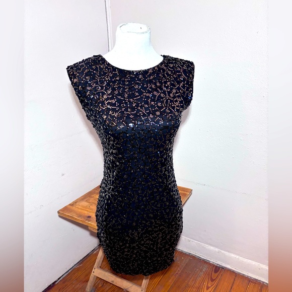 Lily Rose Sequence Dress - Picture 1 of 13